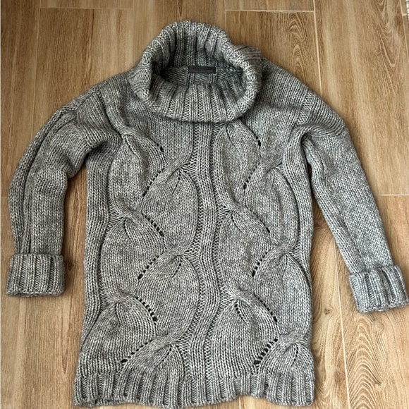 Cozy & Warm Anthropology Heather Gray Chunky Cable-Knit Turtleneck Sweater - Picture 1 of 6